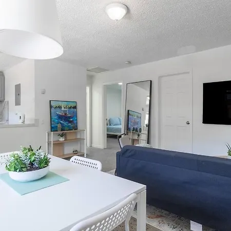 Appartamento Stylish 2 Bed 1 Bath W/Free Parking!